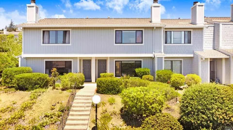 $549,000 | 2016 Clearview Circle, Benicia, CA 94510