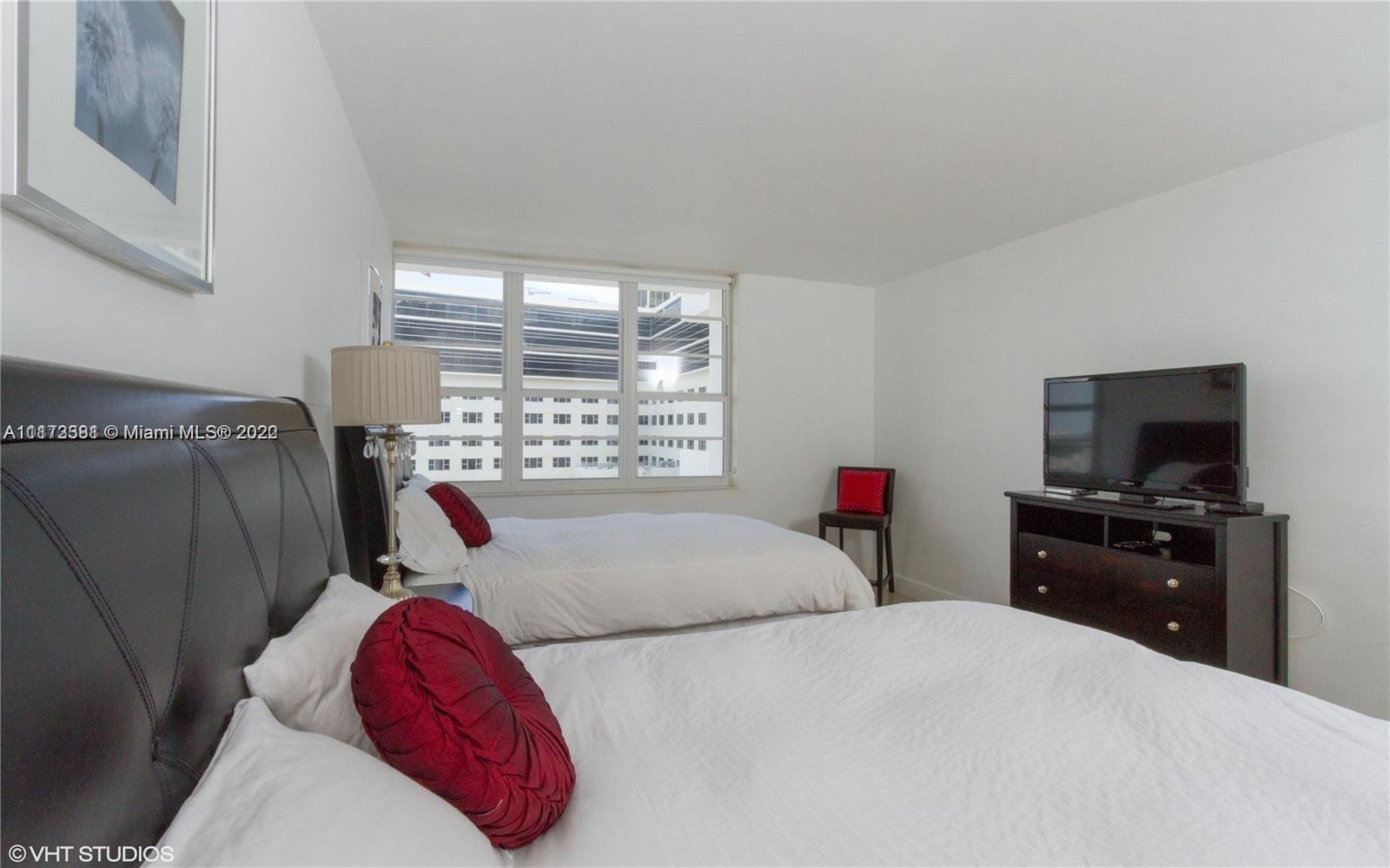 100 Lincoln Road, Unit 708 Miami Beach, FL 33139 - Photo 12 of 32 Gallery Image 12