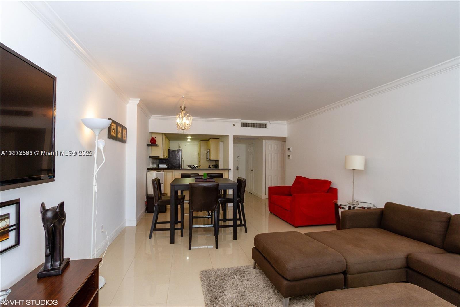 100 Lincoln Road, Unit 708 Miami Beach, FL 33139 - Photo 4 of 32 Gallery Image 4