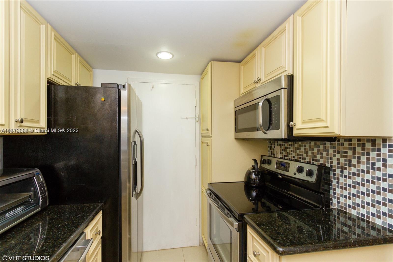 100 Lincoln Road, Unit 708 Miami Beach, FL 33139 - Photo 10 of 32 Gallery Image 10