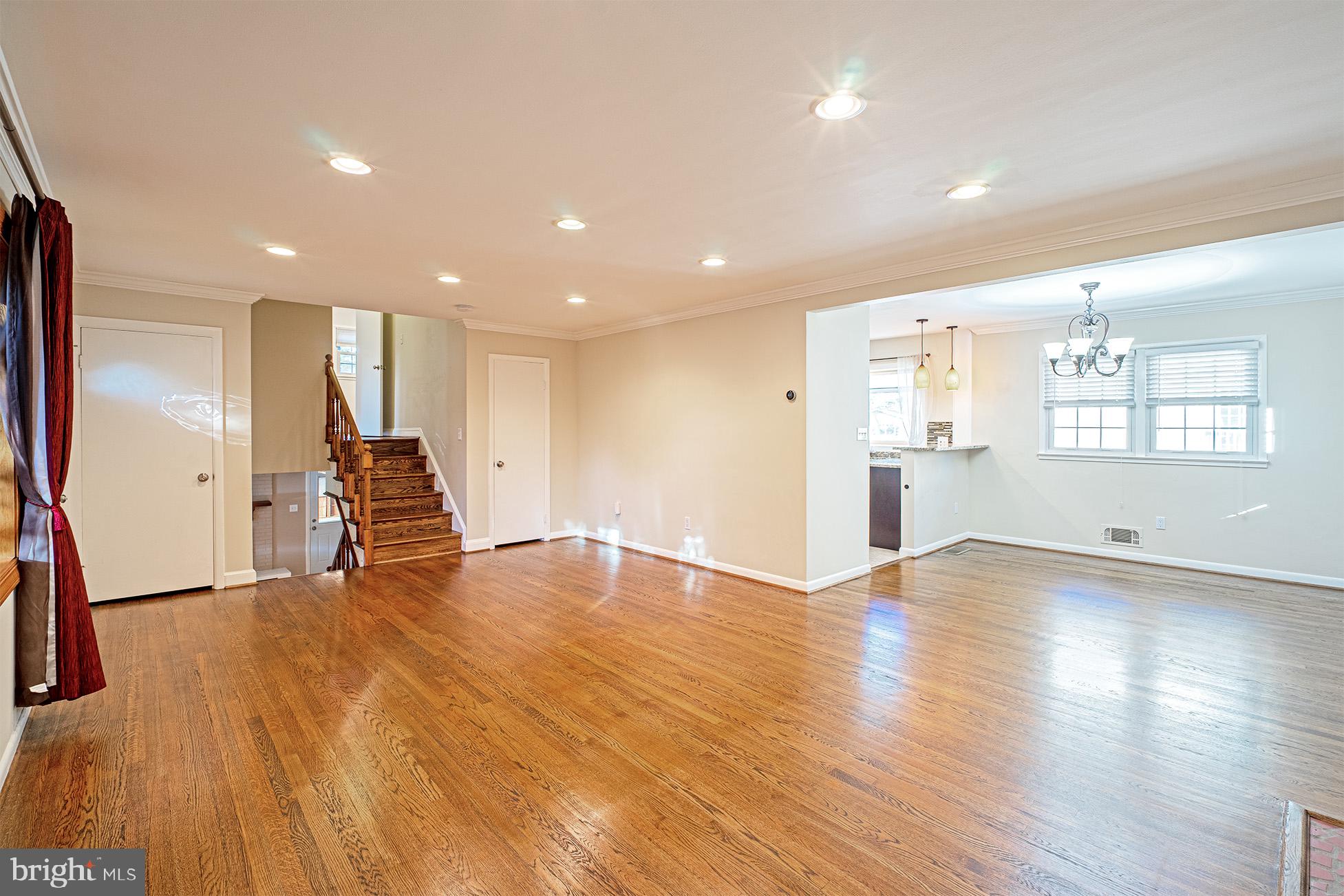 7112 Sea Cliff Road McLean, VA 22101 - Photo 2 of 34