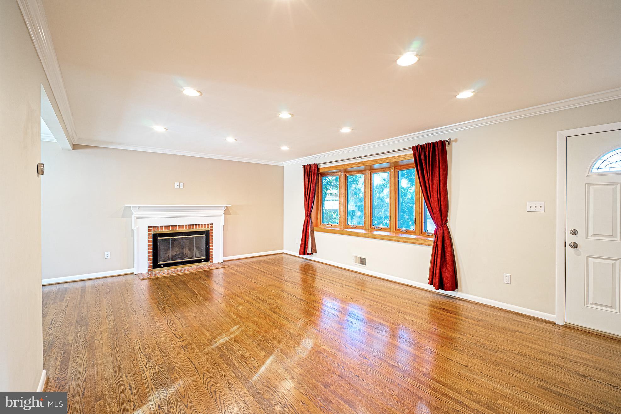 7112 Sea Cliff Road McLean, VA 22101 - Photo 5 of 34