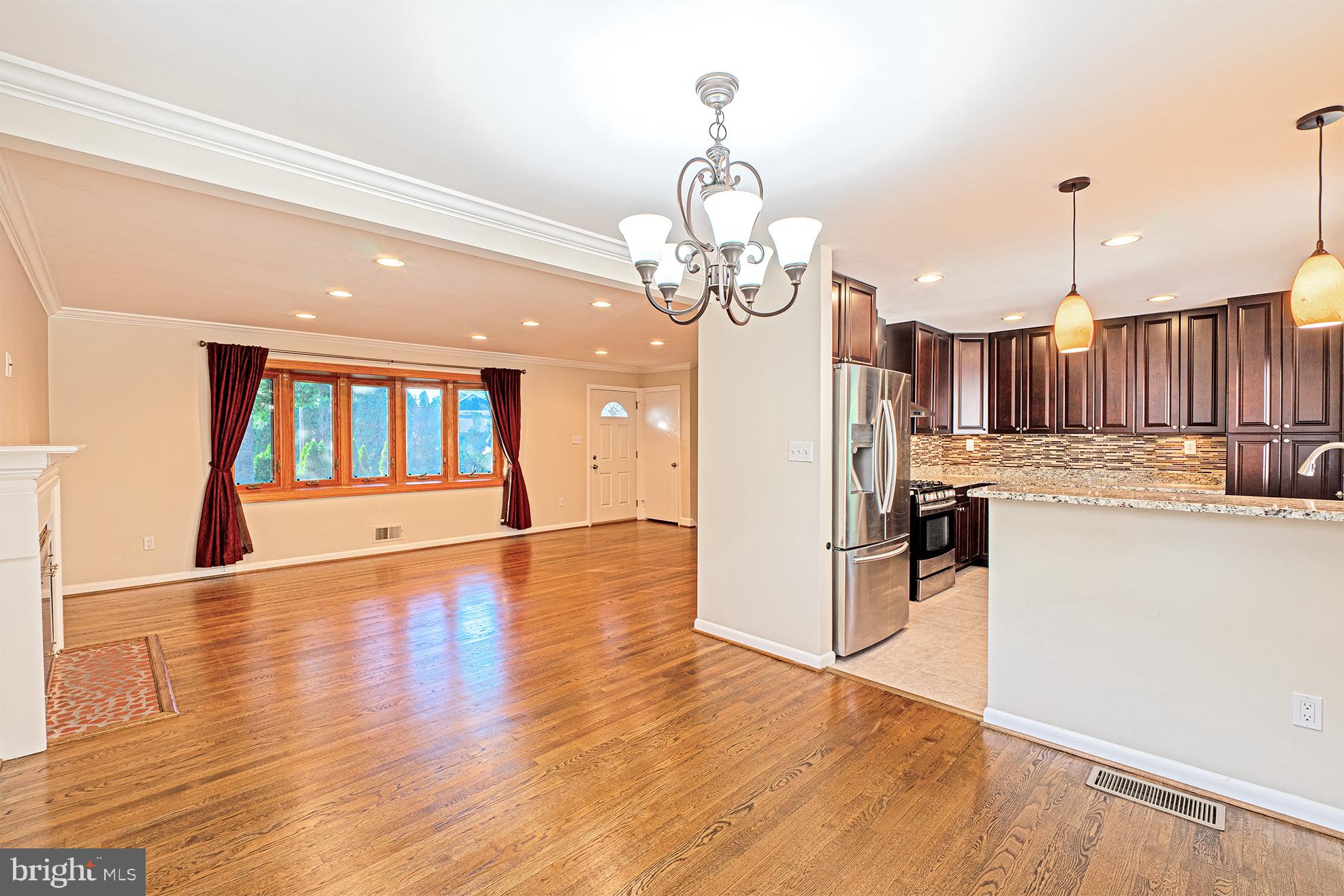 7112 Sea Cliff Road McLean, VA 22101 - Photo 6 of 34