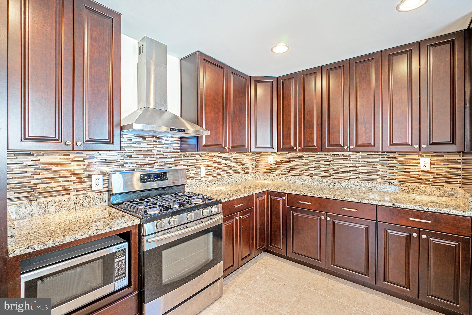 7112 Sea Cliff Road McLean, VA 22101 - Photo 9 of 34