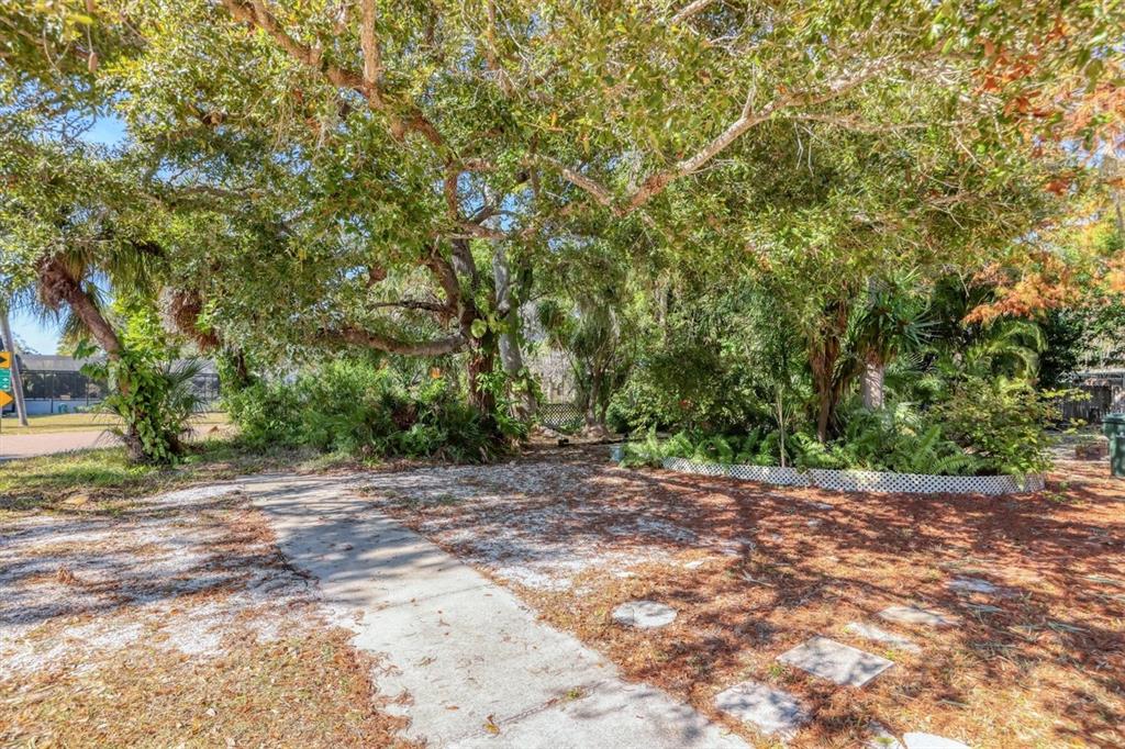 2551 Wilkinson Road Sarasota, FL 34231 - Photo 52 of 56