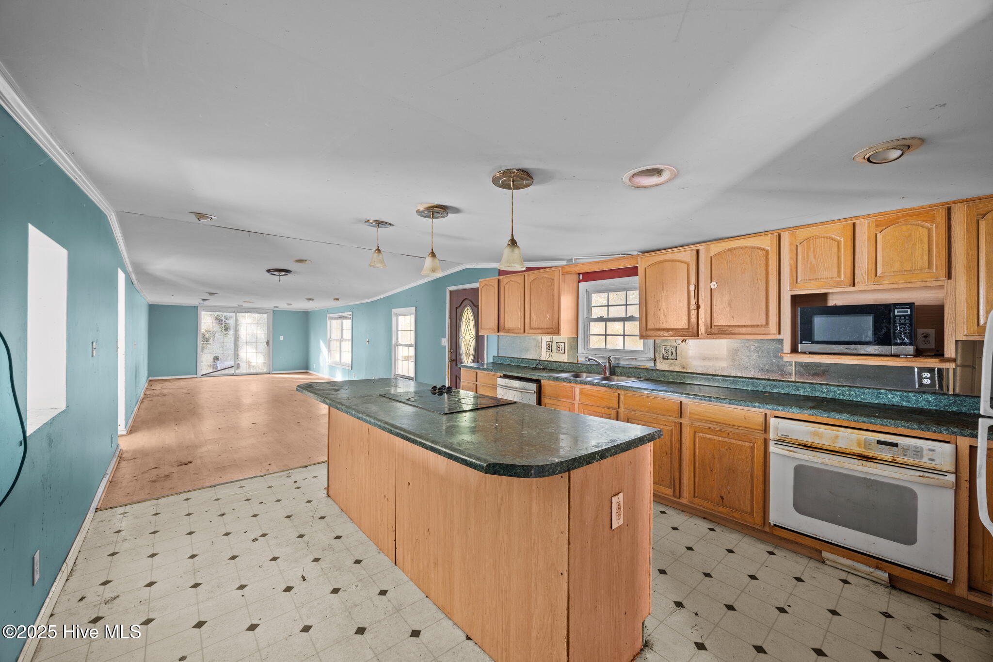 220 Great Neck Road Havelock, NC 28532 - Photo 12 of 33 11-web-or-mls-0C0A4304