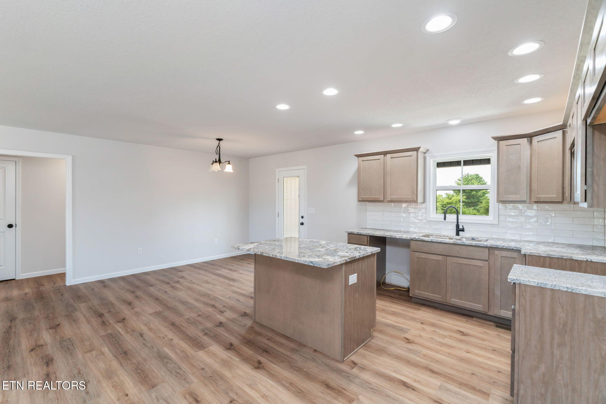3735 Hardwood Road Kodak, TN 37764 - Photo 13 of 30