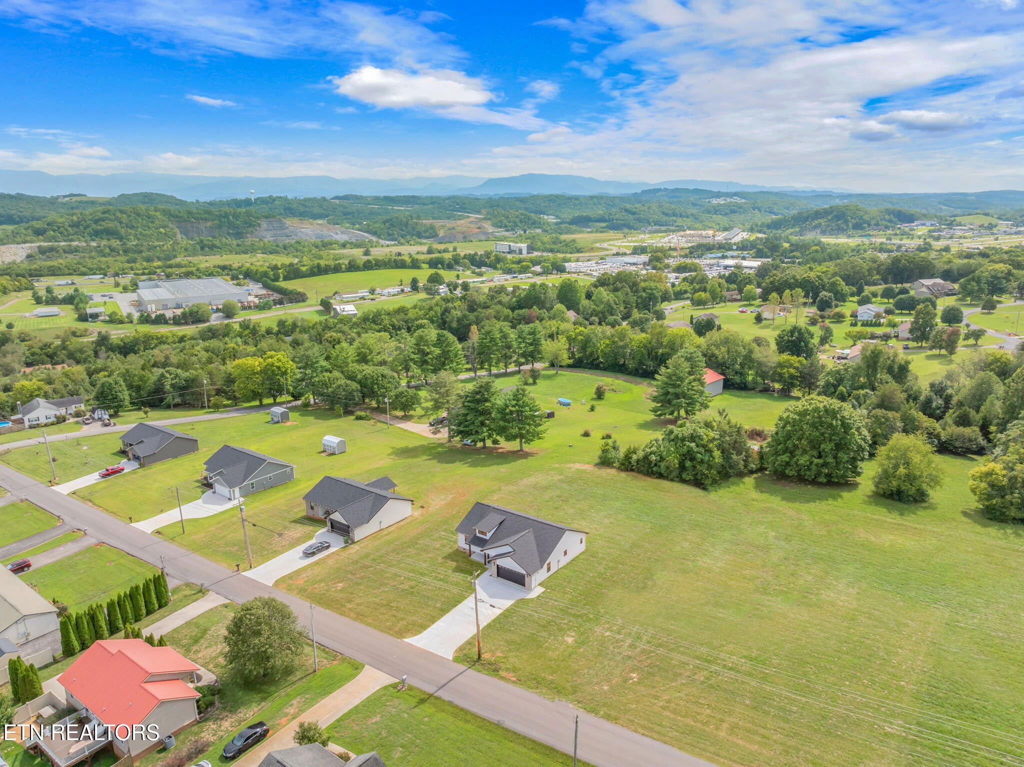 3735 Hardwood Road Kodak, TN 37764 - Photo 6 of 30