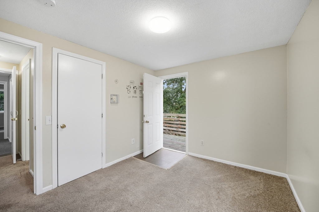 27-29 Allison Lane Springfield, MA 01129 - Photo 23 of 38