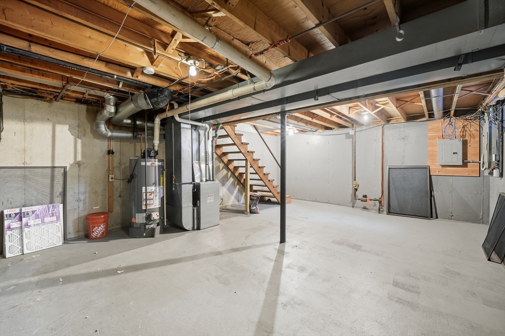 27-29 Allison Lane Springfield, MA 01129 - Photo 34 of 38