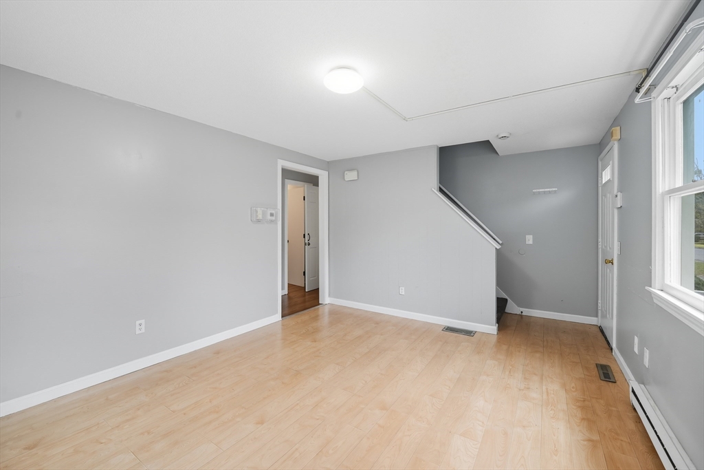 27-29 Allison Lane Springfield, MA 01129 - Photo 9 of 38