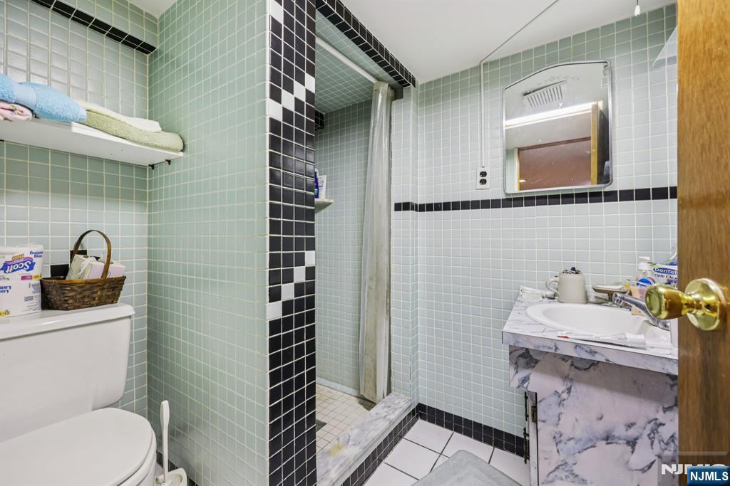 18 Patterson Street Harrison, NJ 07029 - Photo 17 of 30