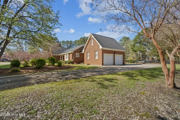 $450,000 | 4801 Country Club Drive North, Wilson, NC 27896