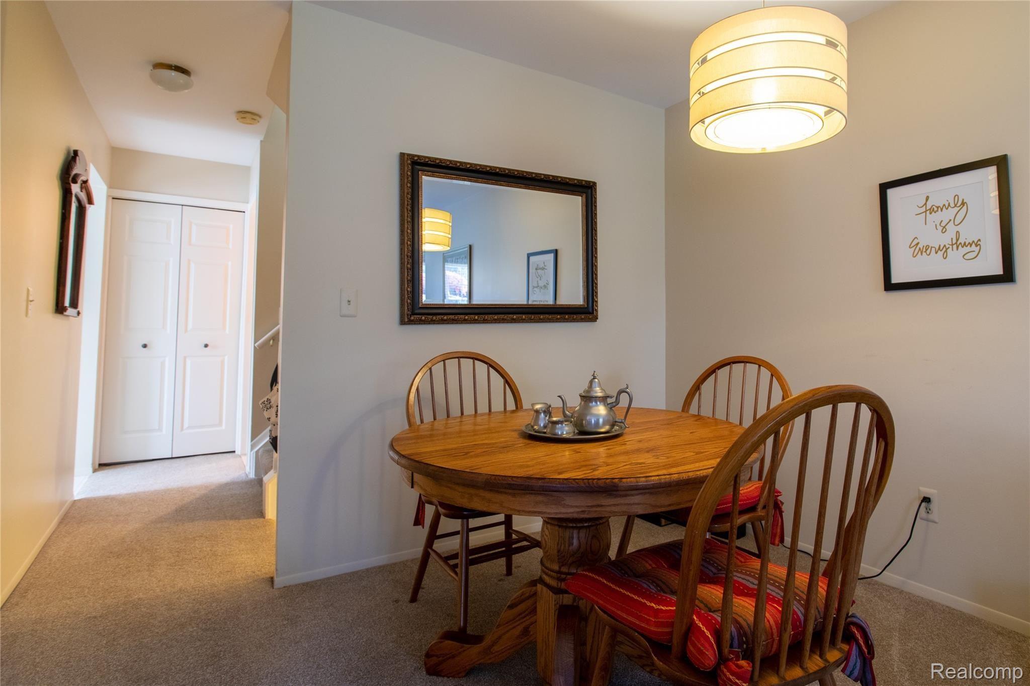1496 Saddle Lane Rochester, MI 48306 - Photo 6 of 23 House_Saddle-7.jpg