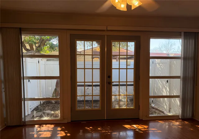 $425,000 | 7103 Ryan Drive, Austin, TX 78757