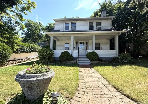 $5,300 | 15 Maple Grove Street, Great Neck, NY 11023