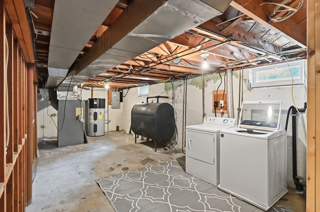 881 Roosevelt Avenue Springfield, MA 01109 - Photo 30 of 35