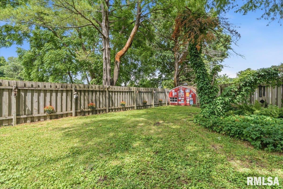 2141 East Watch Avenue Springfield, IL 62702 - Photo 29 of 36