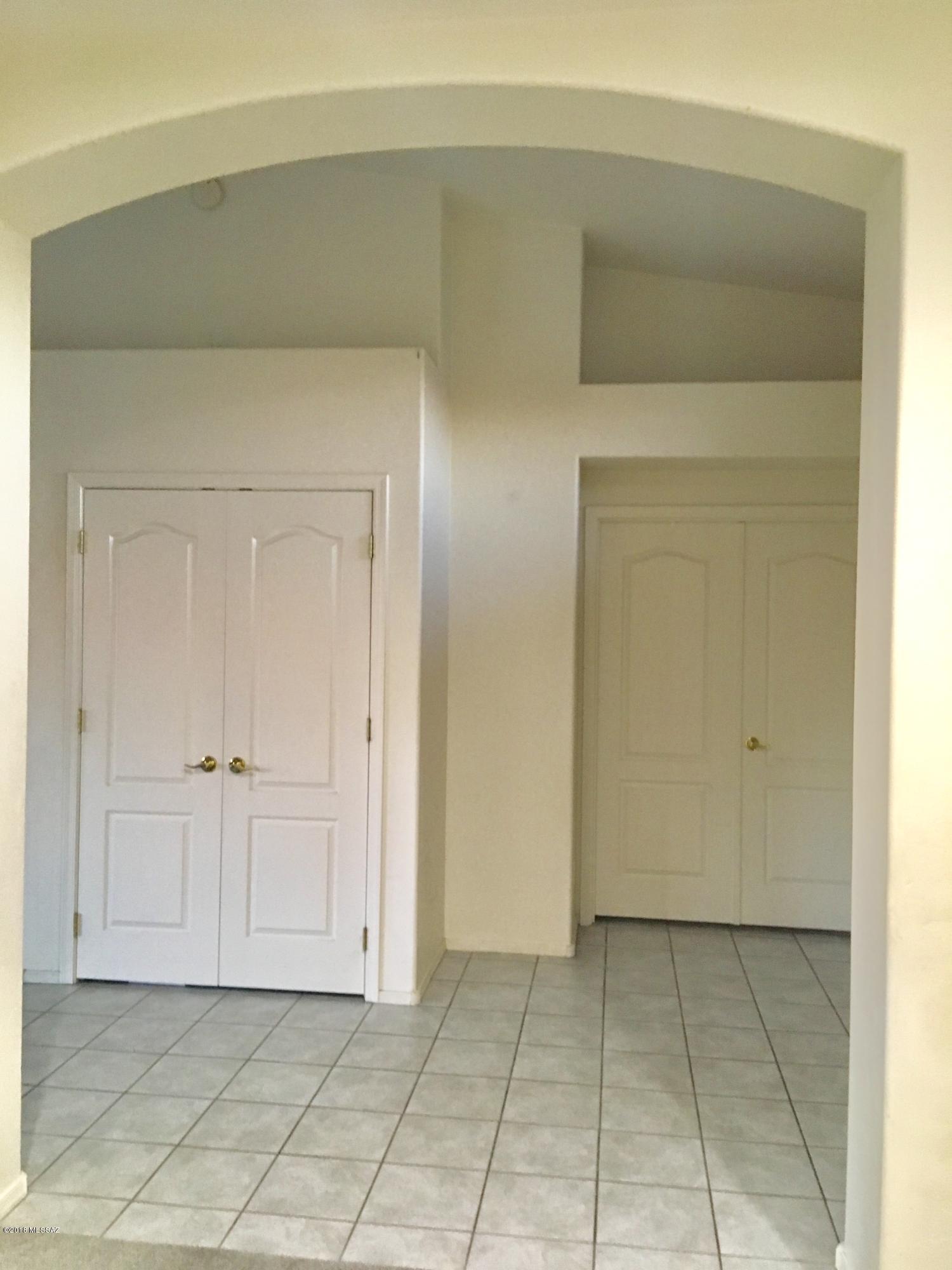 313 West Ridge Peak Road Tucson, AZ 85737 - Photo 3 of 27 Gallery Image 3