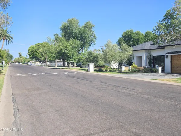 $3,995 | 4139 East Clarendon Avenue, Phoenix, AZ 85018