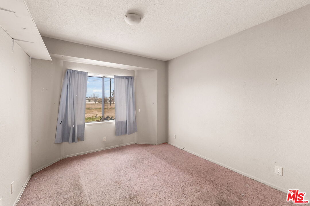 13377 Paramount Road Phelan, CA 92371 - Photo 18 of 28