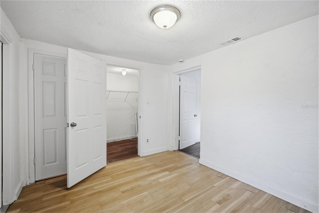 10019 North Jasmine Avenue Tampa, FL 33612 - Photo 14 of 23