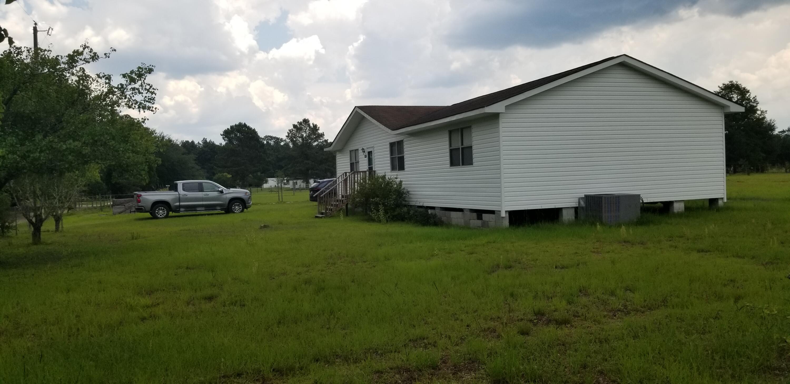 482 Stanley Avenue Walterboro, SC 29488 - Photo 8 of 27 20260612_135937
