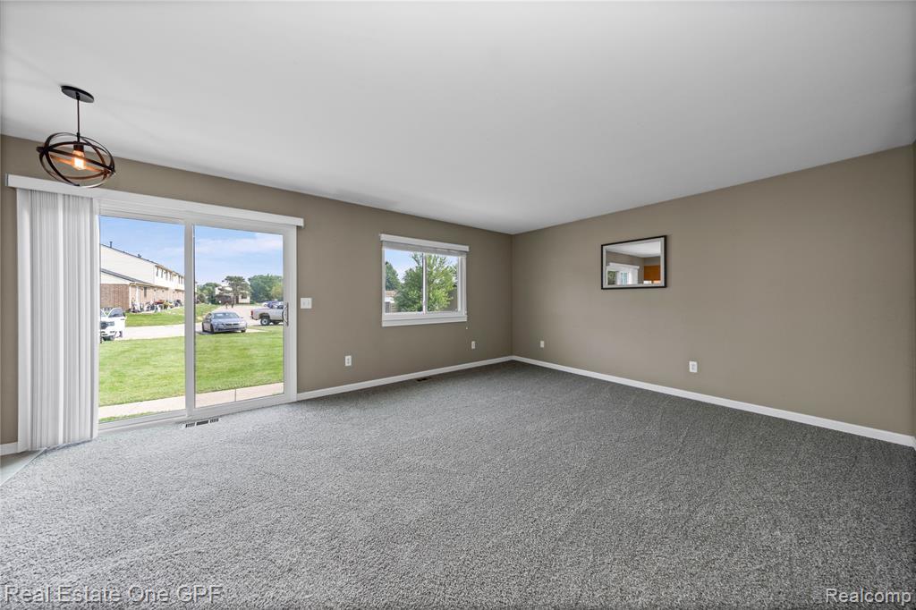 48558 Sugarbush Road Chesterfield, MI 48047 - Photo 7 of 26