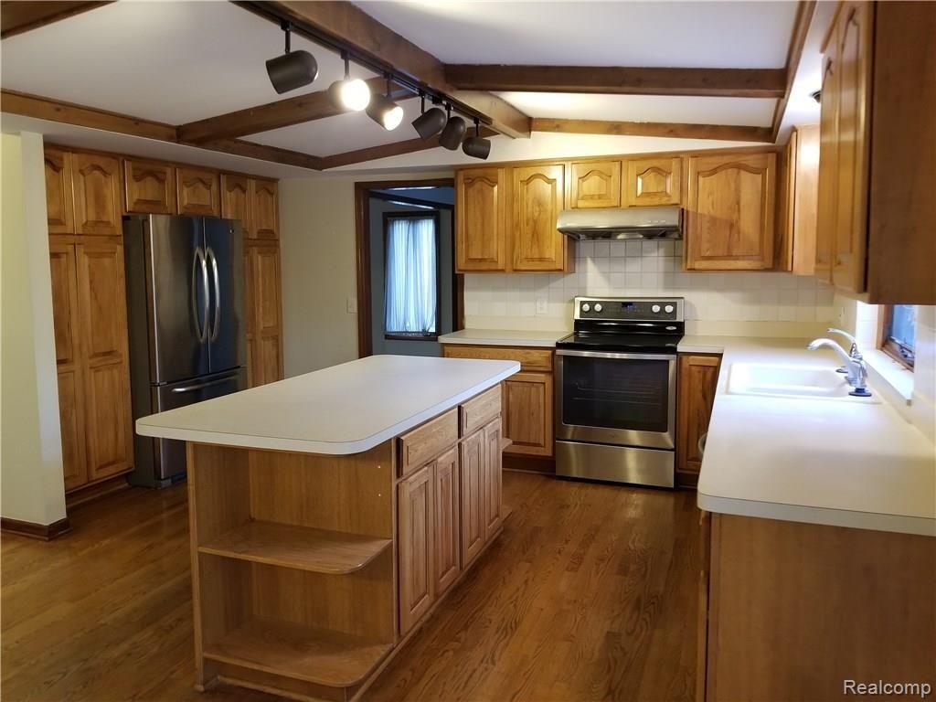 3120 Burlington Drive Rochester, MI 48306 - Photo 16 of 47
