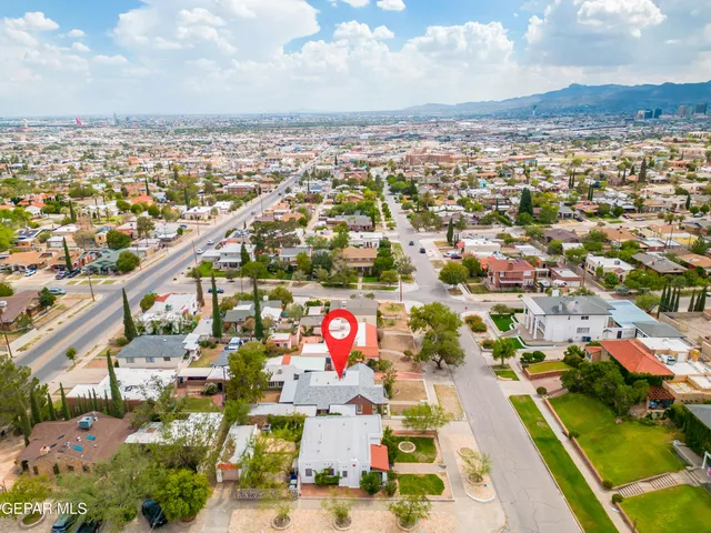 a view of a basketball court