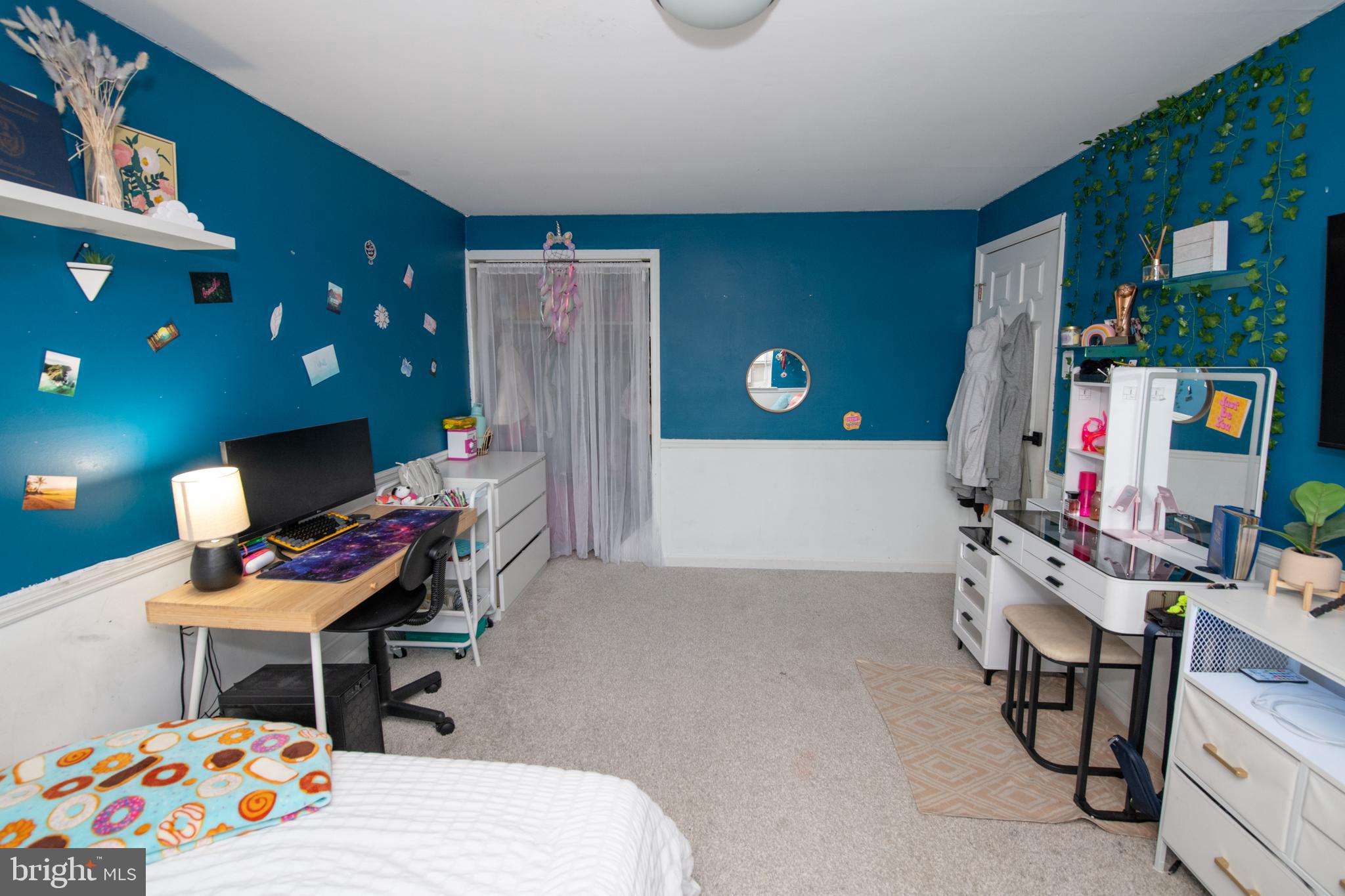 3141 Belgreen Road Philadelphia, PA 19154 - Photo 32 of 51 a bedroom with a workspace