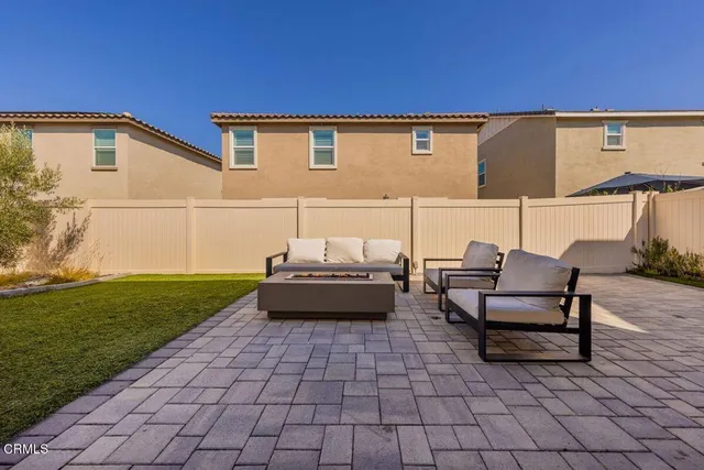 $794,995 | 354 Autumn Path Lane, Santa Paula, CA 93060