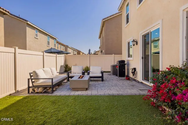 $794,995 | 354 Autumn Path Lane, Santa Paula, CA 93060