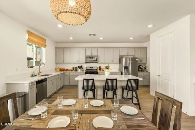 $794,995 | 354 Autumn Path Lane, Santa Paula, CA 93060