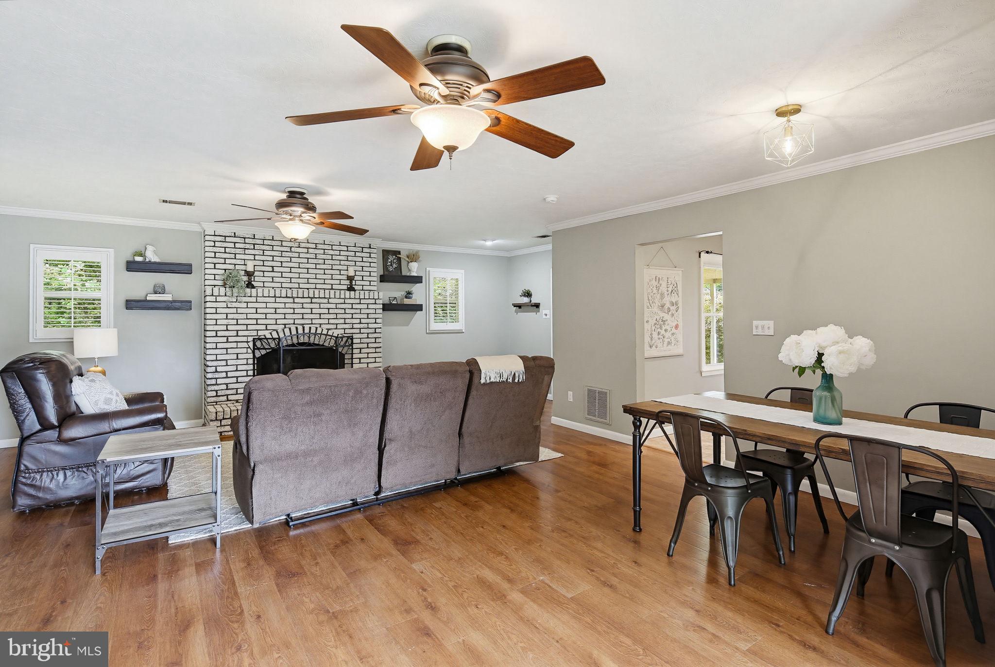1124 Wynbrook Road Glen Burnie, MD 21060 - Photo 12 of 32 Inviting space with cozy charm.