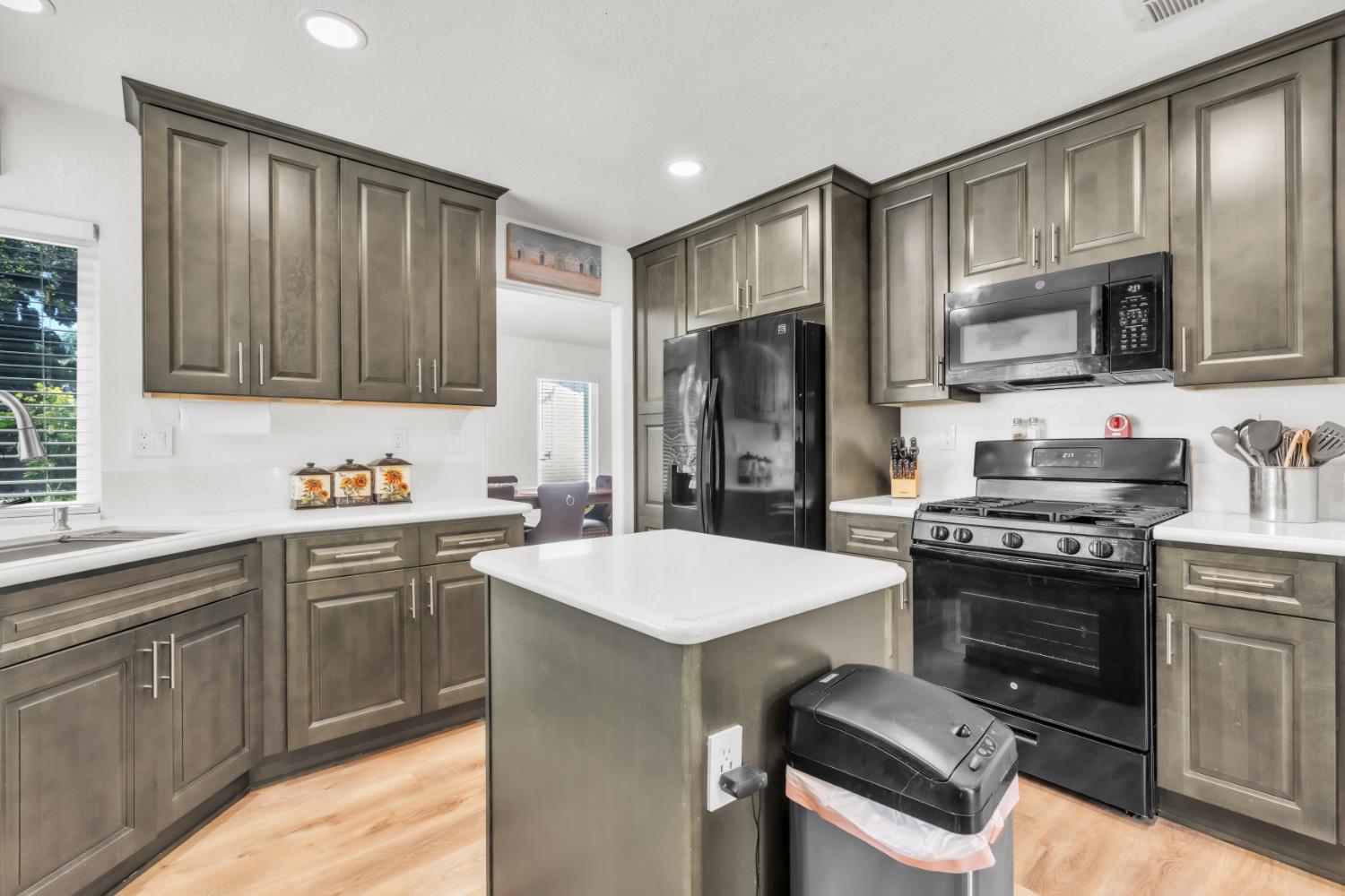 4004 Simi Valley Way Antelope, CA 95843 - Photo 19 of 44
