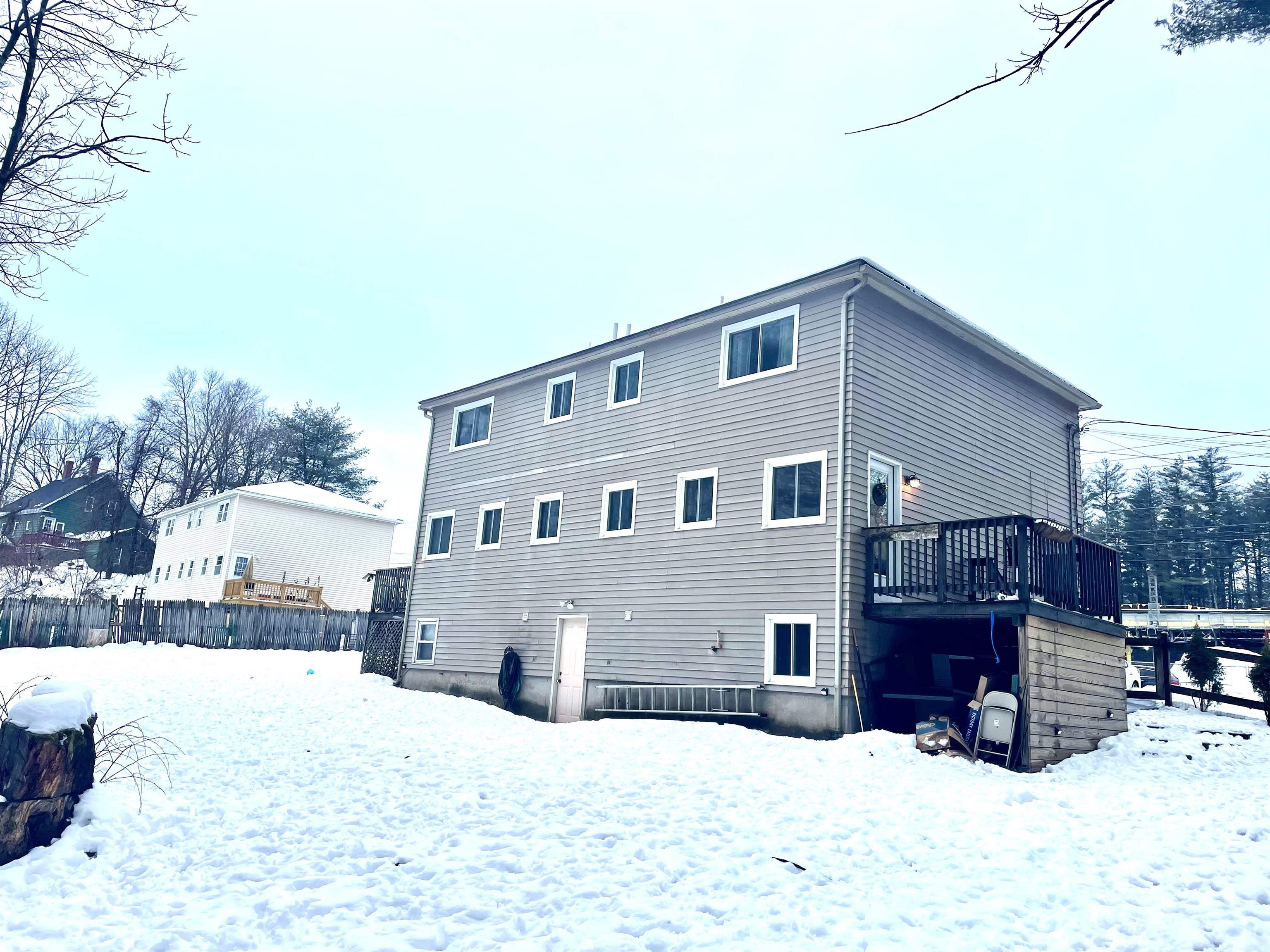 79 Rockingham Road Derry, NH 03038 - Photo 13 of 40