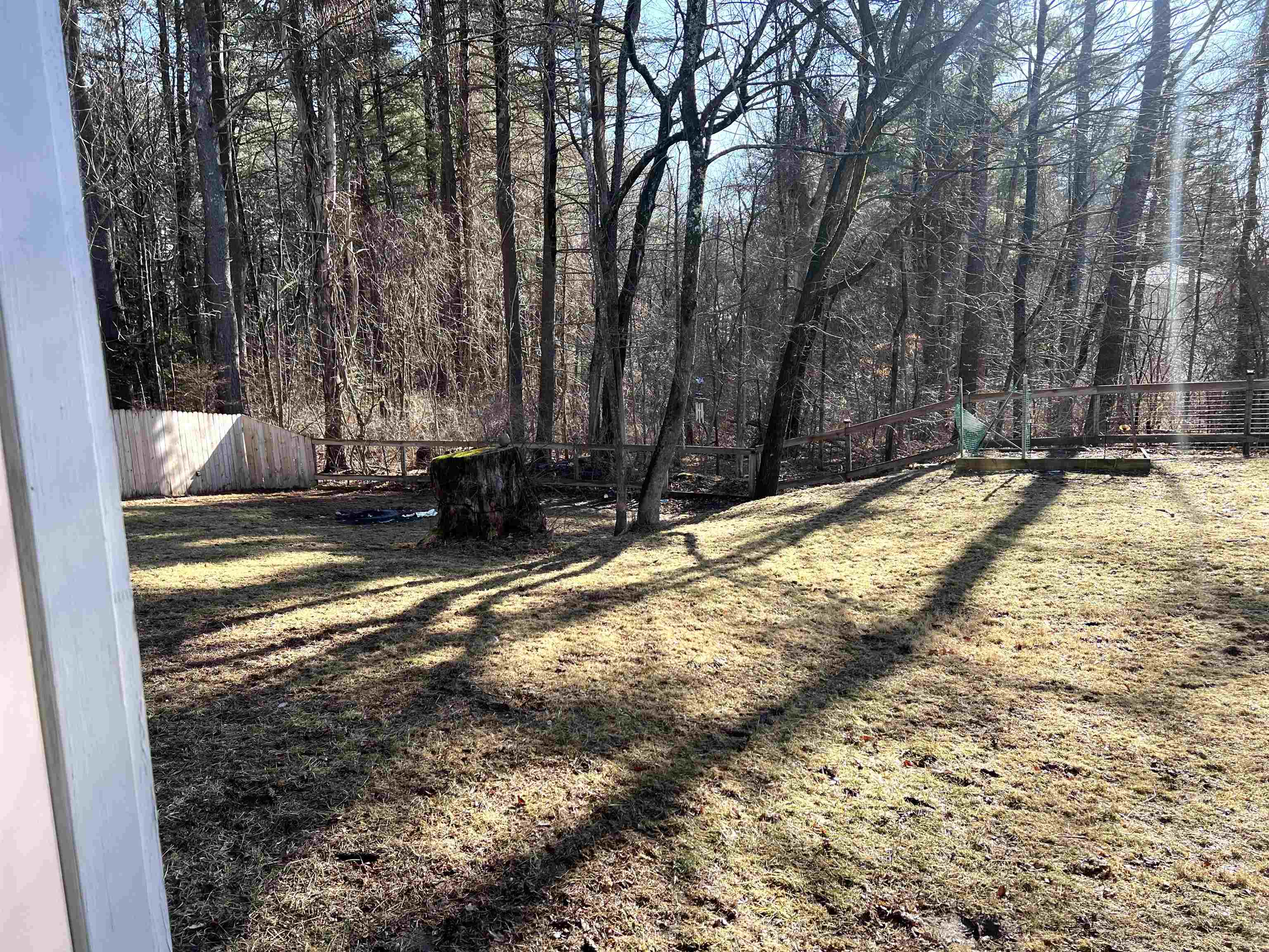 79 Rockingham Road Derry, NH 03038 - Photo 23 of 40
