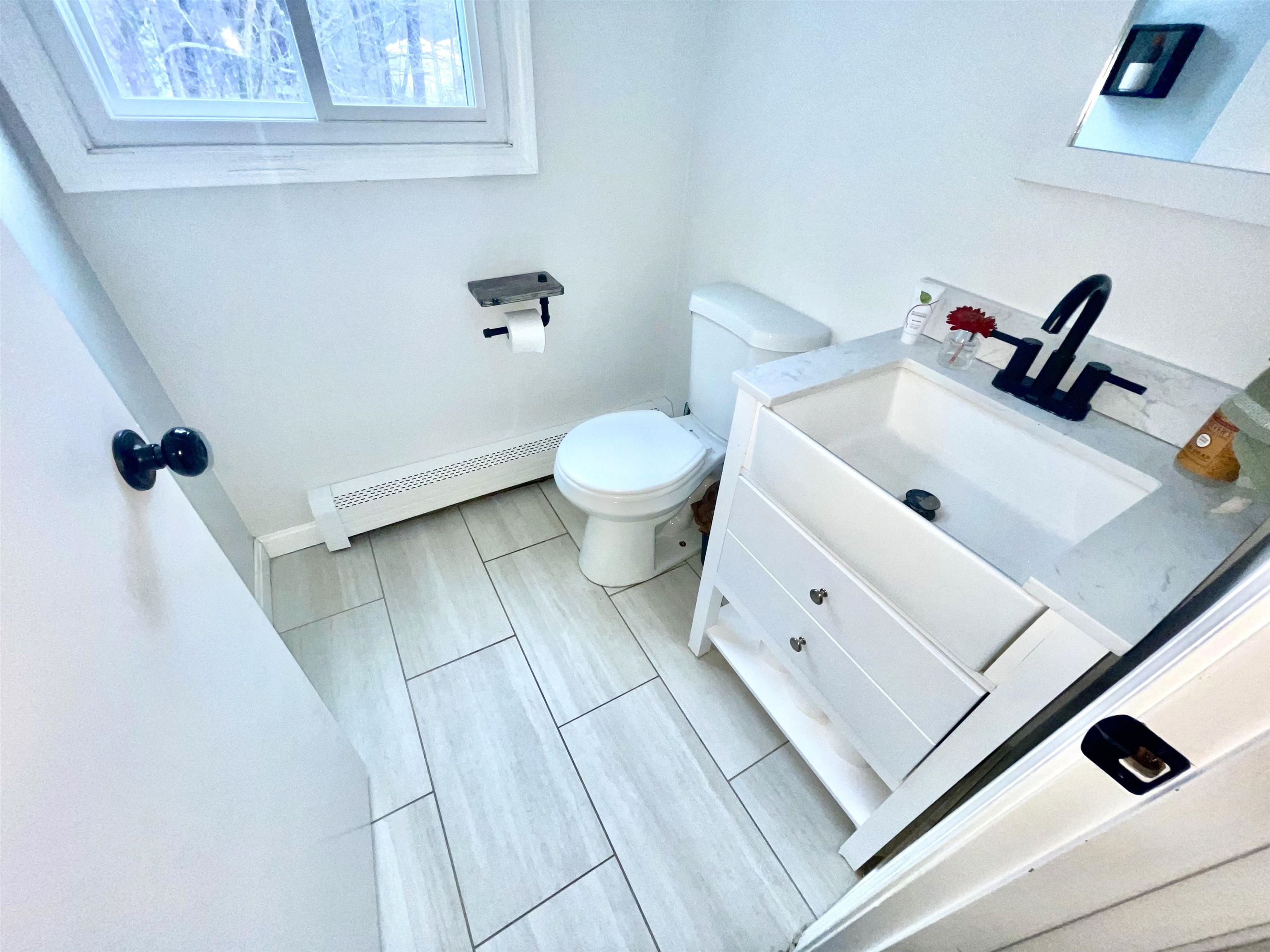 79 Rockingham Road Derry, NH 03038 - Photo 32 of 40
