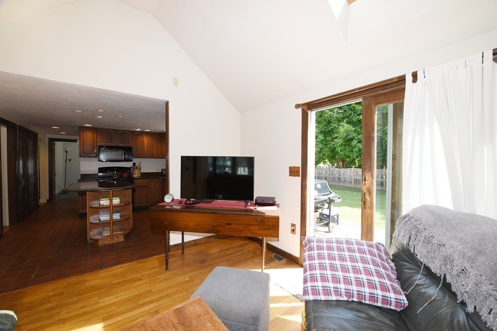 74 Moncrief Road Rockland, MA 02370 - Photo 5 of 26 Gallery Image 5