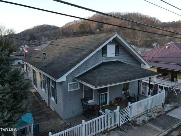 $114,900 | 127 Brown Street, Appalachia, VA 24216