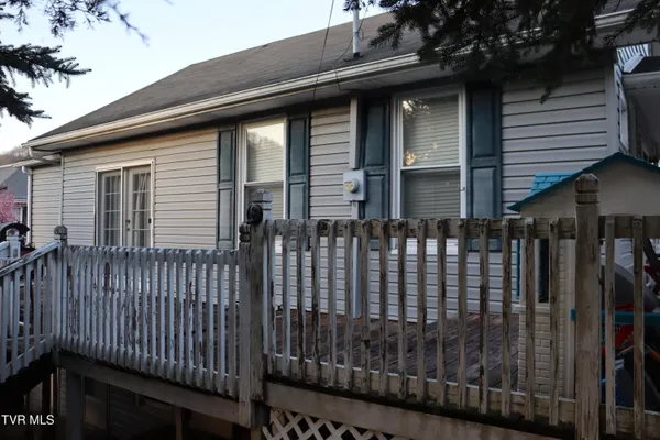 $114,900 | 127 Brown Street, Appalachia, VA 24216