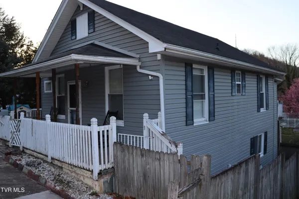 $114,900 | 127 Brown Street, Appalachia, VA 24216