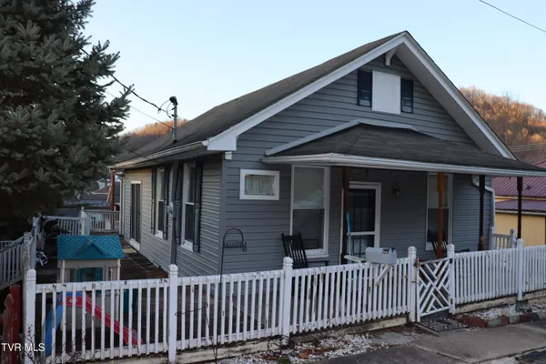 $114,900 | 127 Brown Street, Appalachia, VA 24216