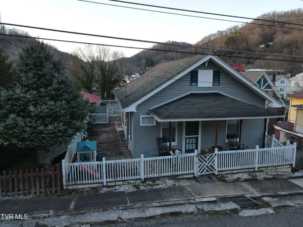 $114,900 | 127 Brown Street, Appalachia, VA 24216