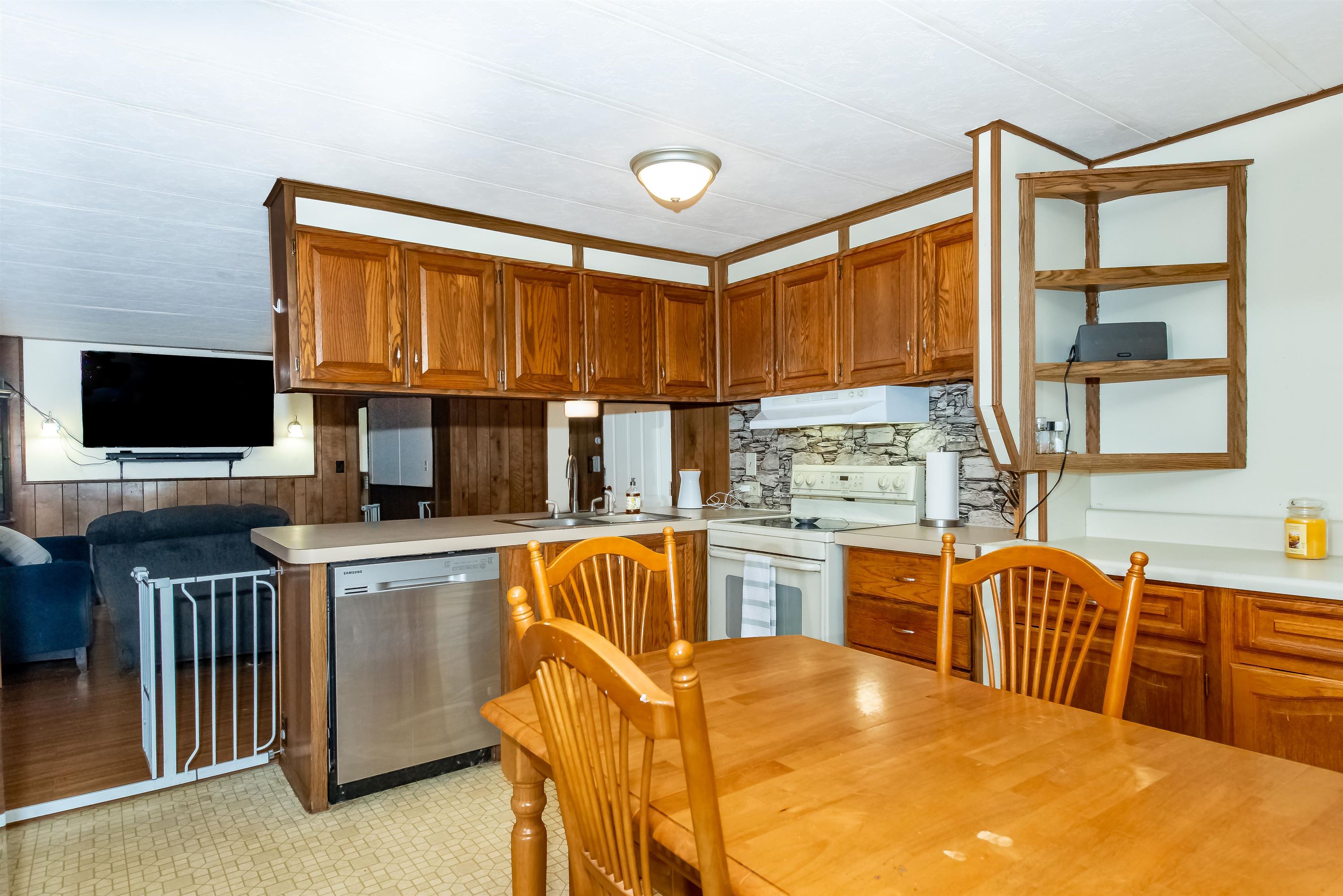 32 Lilac Drive Rochester, NH 03867 - Photo 5 of 31