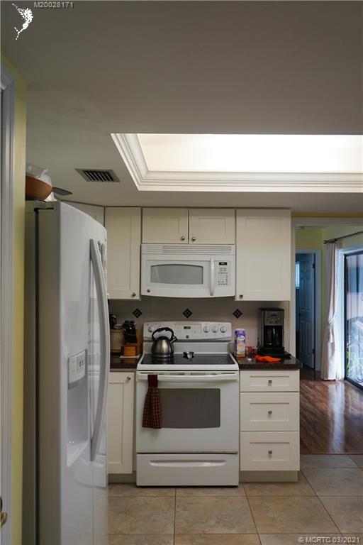 2012 Southeast Tickridge Road Port St. Lucie, FL 34952 - Photo 11 of 30 Gallery Image 11