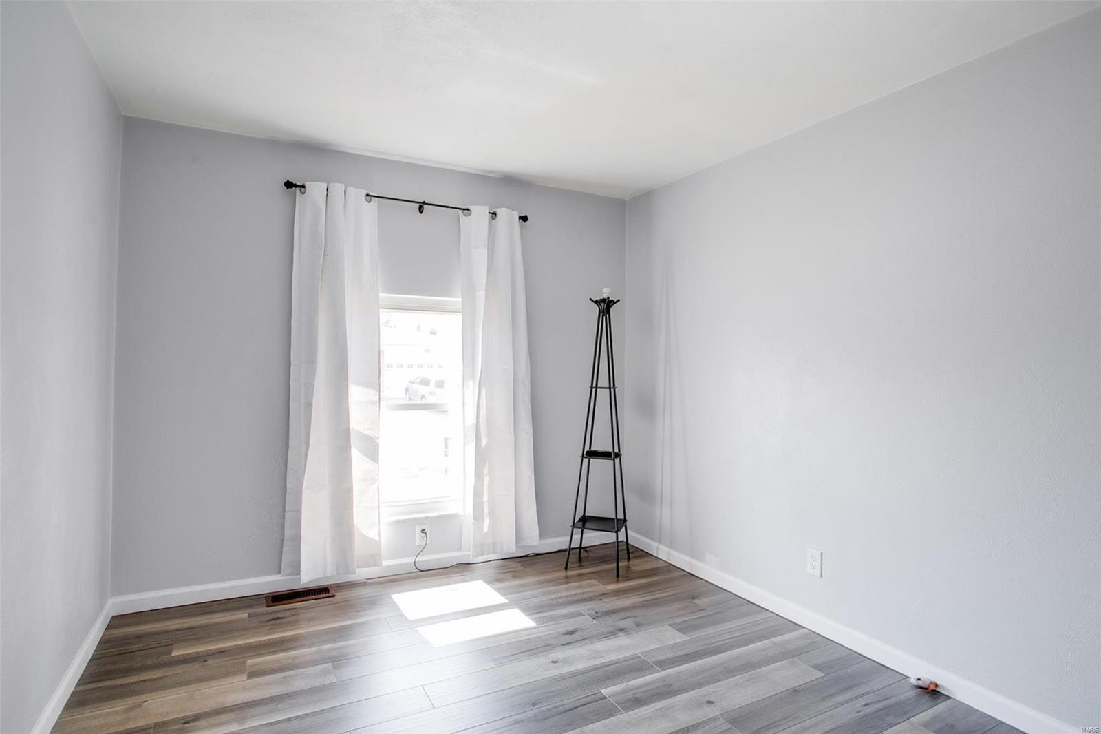 661 Lind Road St. Louis, MO 63125 - Photo 16 of 32