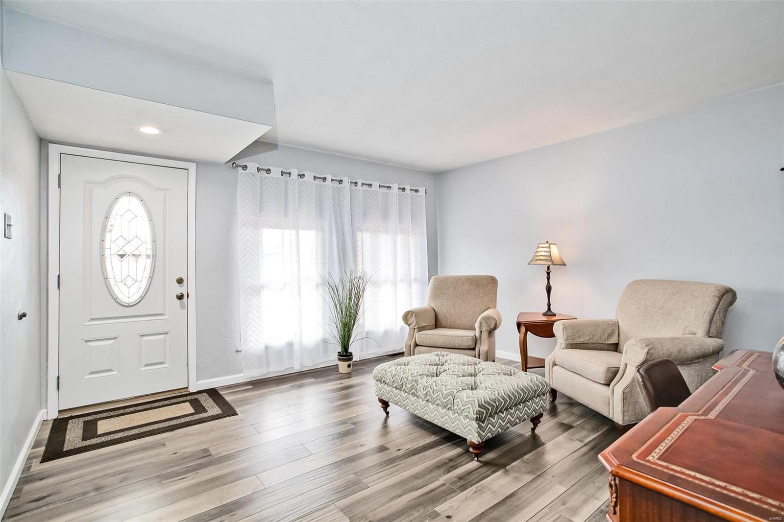 661 Lind Road St. Louis, MO 63125 - Photo 5 of 32