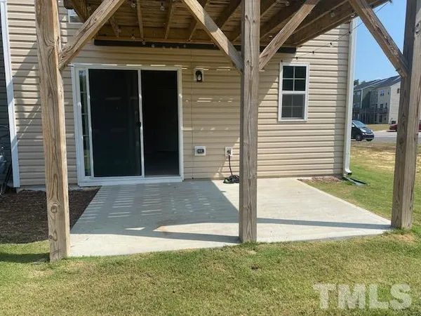 $1,975 | 511 Autumn Cure Court, Fuquay-Varina, NC 27526